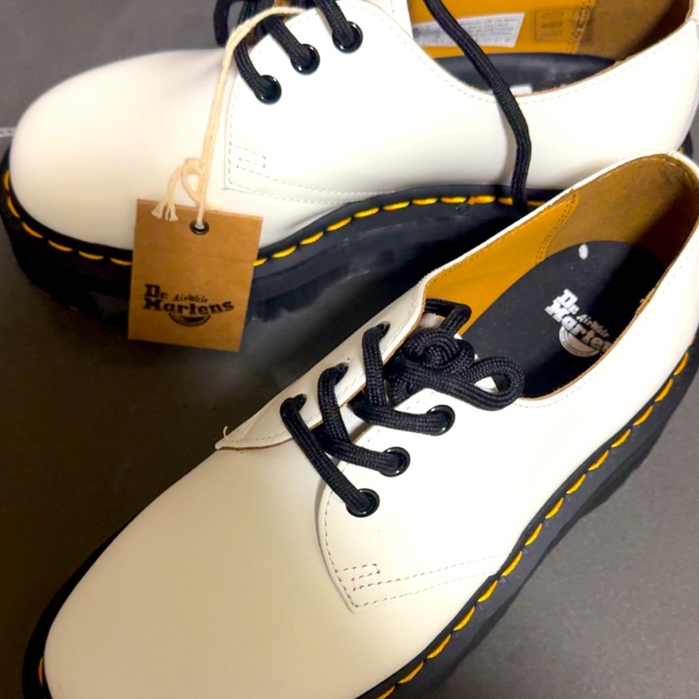 Dr. Marten 1461 Quad White smooth leather
Platform